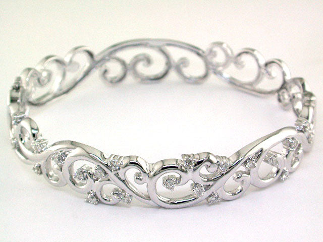 EFFY 14K WHITE GOLD DIAMOND BANGLE