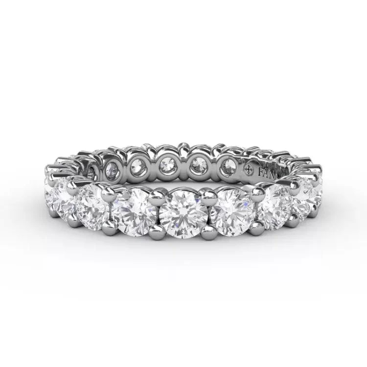 FANA Chunky Shared Prong Eternity Band