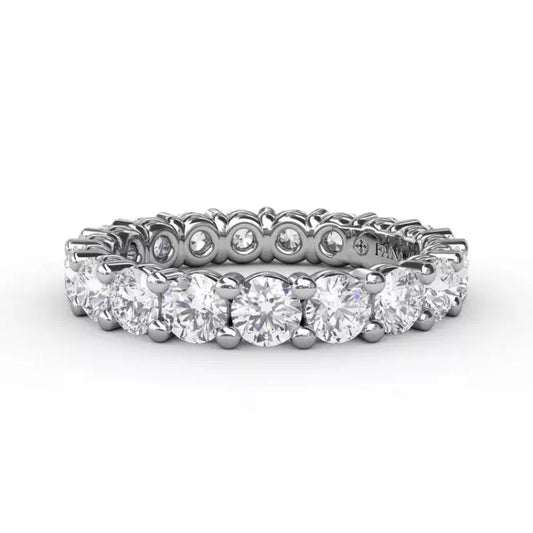 FANA Chunky Shared Prong Eternity Band