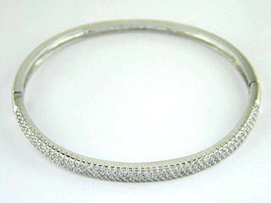 EFFY 14K WHITE GOLD DIAMOND BANGLE